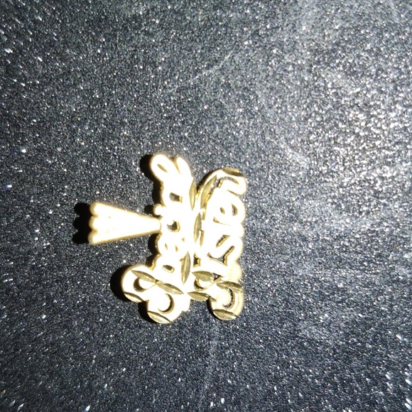 Vintage 10k Solid? Gold Special Sister Pendant - Picture 3 of 4